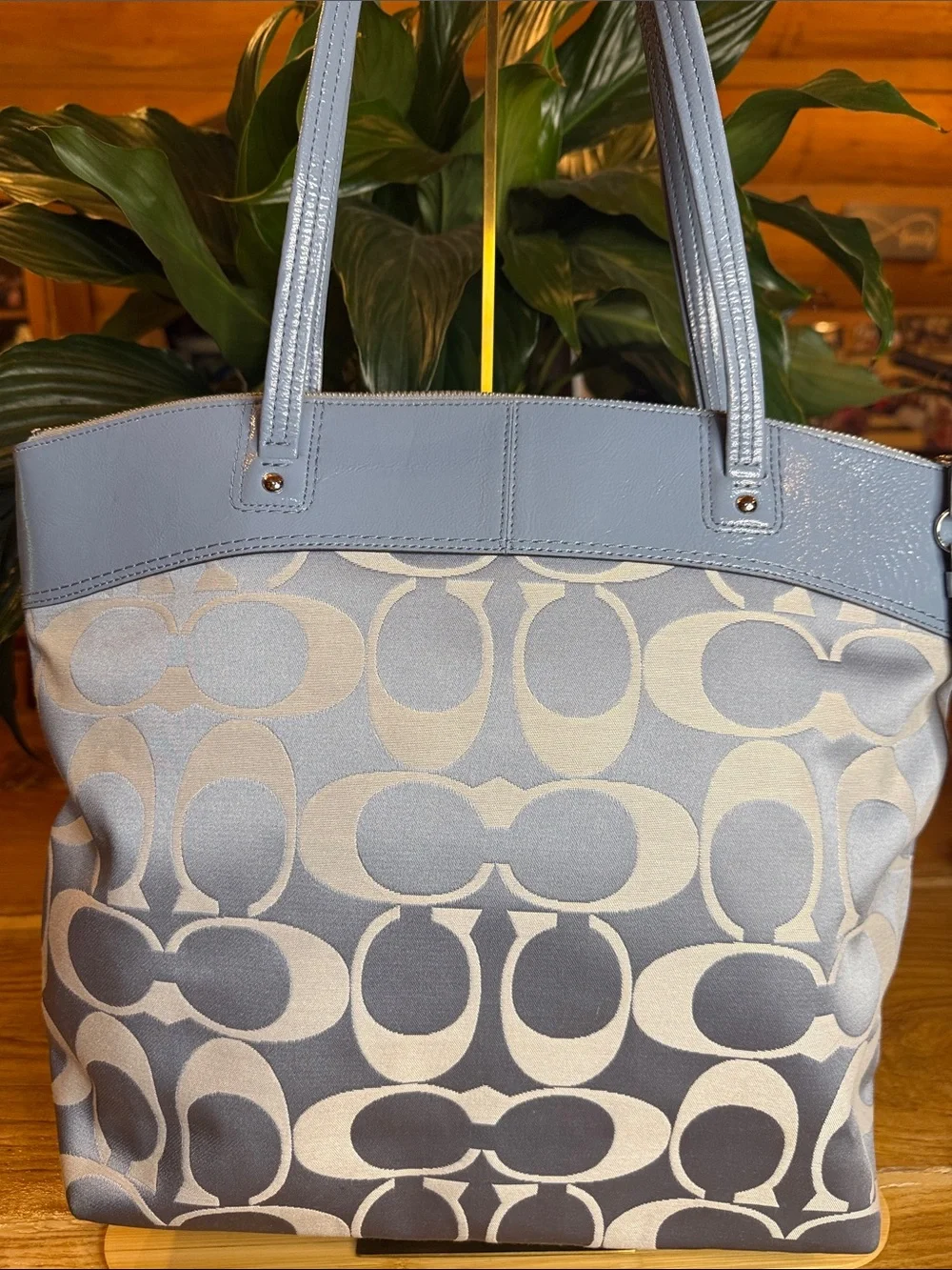Coach F18335 Laura Op Art Tote Blue Patent Leather Signature EUC Large
